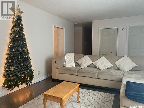 2nd image of 517 Walsh Ave