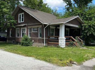 419 N Cherokee St, Taylorville, IL 62568