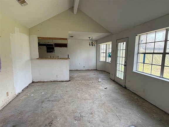 3rd image of 1321 Sagebrush St