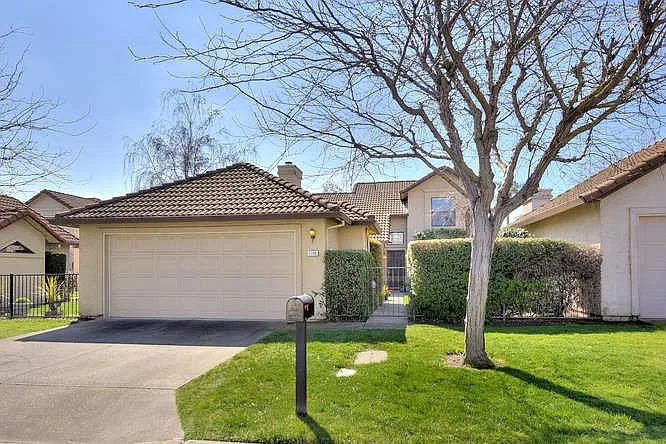1166 Del Oro Way photo 1
