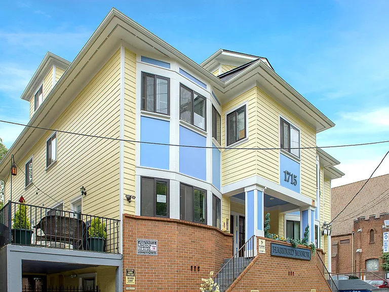 1715 Harvard Ave #4 — Photo 5