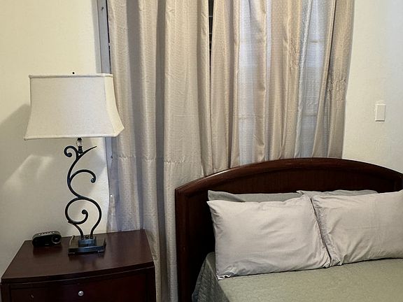 5th image of 310 Calle Del Valley #1