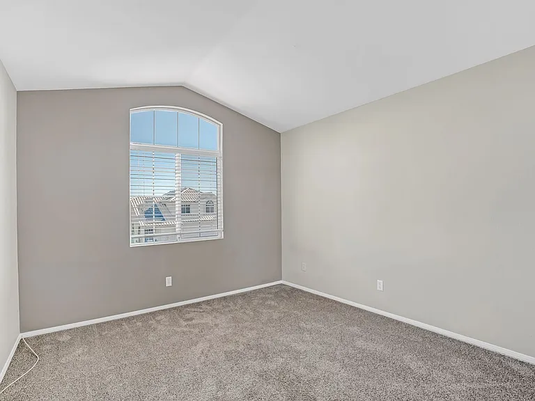 8133 Kentshire Dr — Photo 16