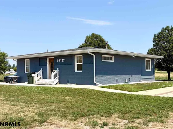 7 W 37th St, Scottsbluff, NE 69361