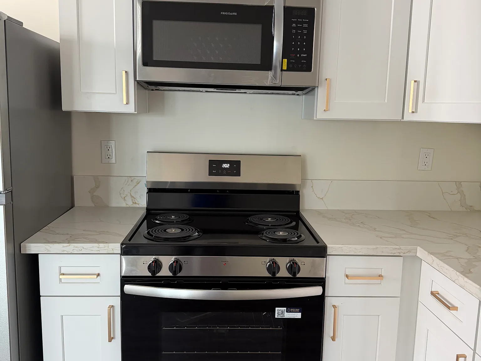 3 bed, 1000 sqft, $2,800 — Photo 2