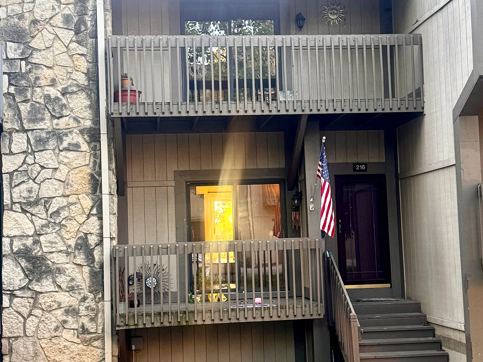 3 bed, 2072 sqft, $2,245 — Photo 1
