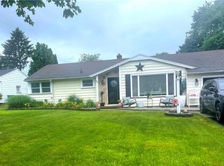 55 Shadowbrook Dr, Rochester, NY 14616