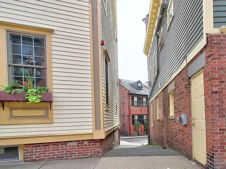 20 Ellwood St — Photo 41