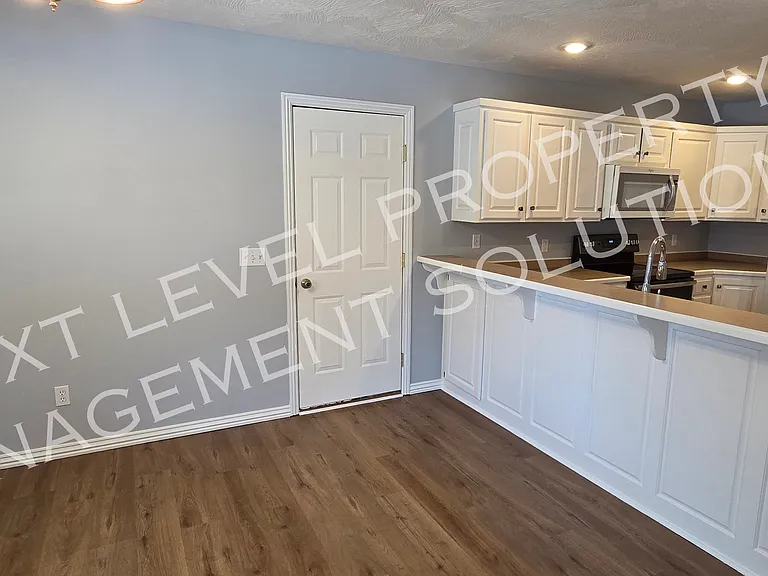 613 E Kimberly — Photo 6