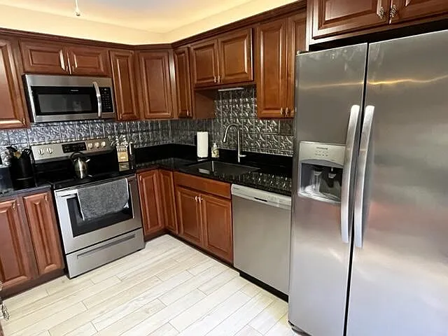 365 S Waverly Pl #3C — Photo 5
