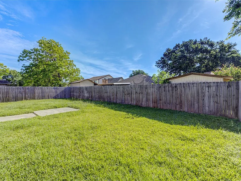7506 Stone Pine Ln — Photo 21
