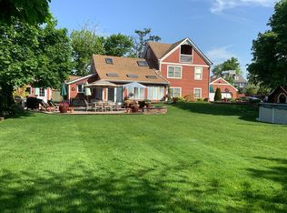 31 Bergen Ln, Blue Point, NY 11715