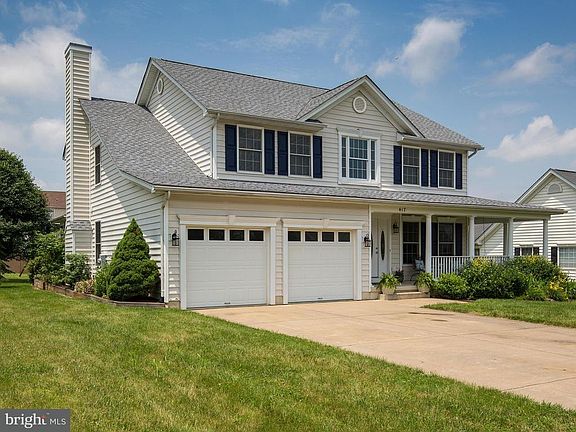3rd image of 417 Fremont Ct