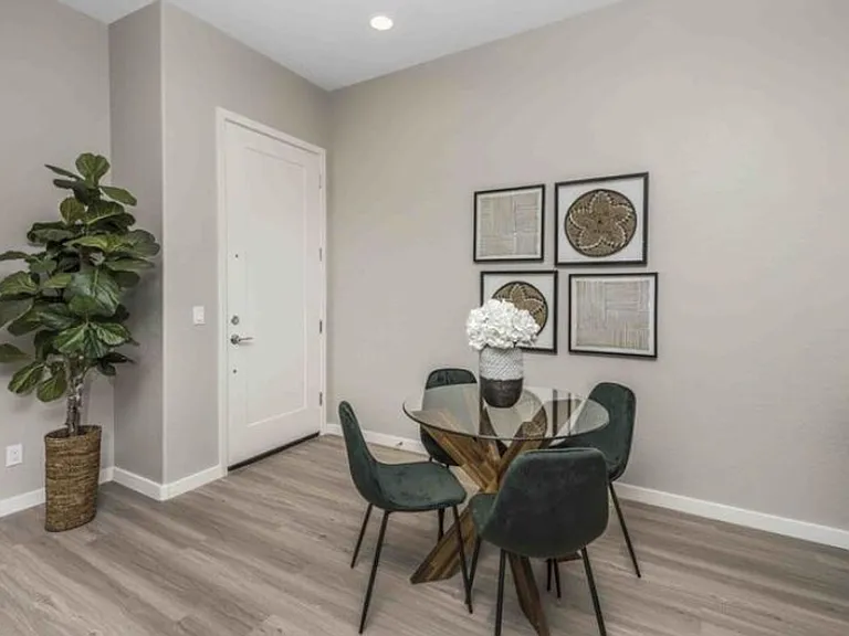 2335 E Utopia Rd #4 — Photo 9