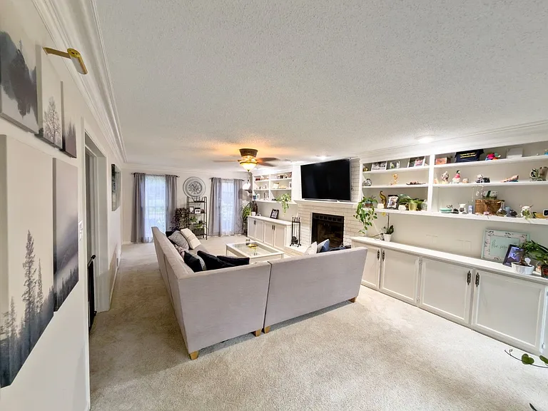 743 Grovewood Dr — Photo 14