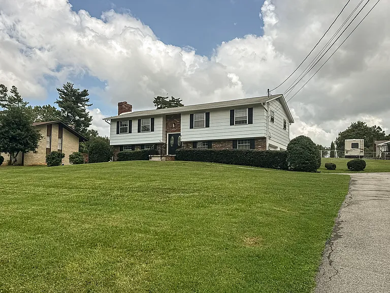 9521 Mobile Dr — Photo 65
