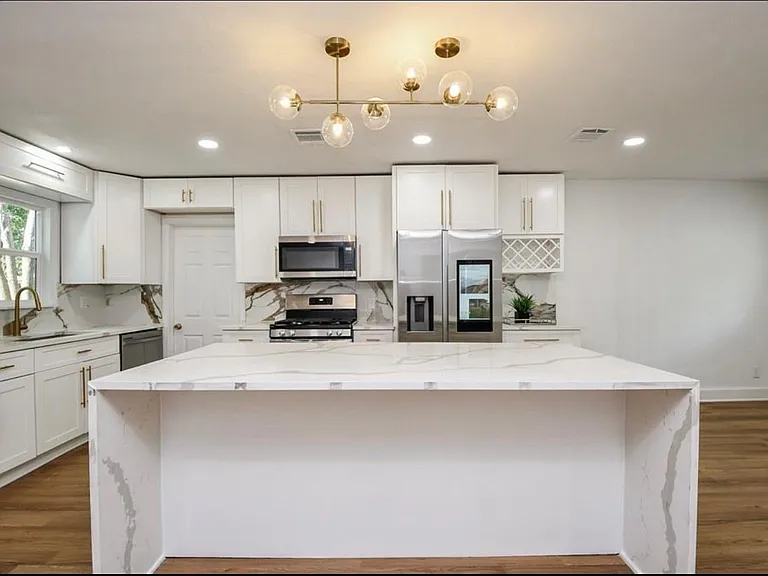 6834 Saint Augustine St — Photo 3