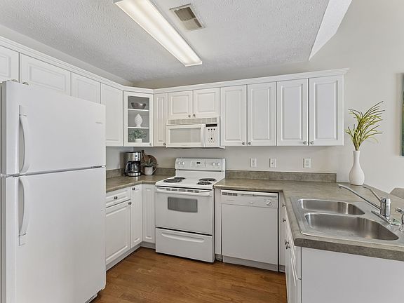 5th image of 2120 Lebanon Pike APT 90