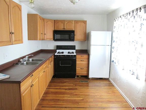 2nd image of 1020 Bluff St