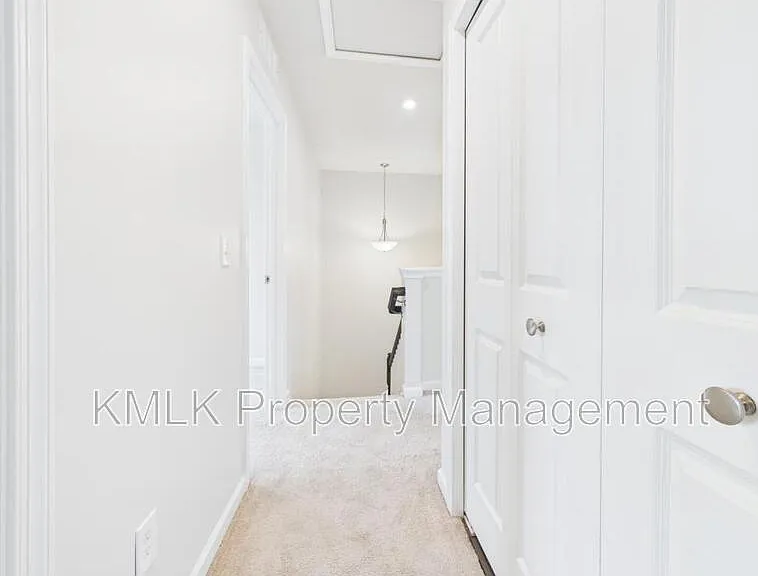4037 N Steels Cir — Photo 30