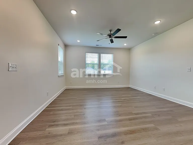 3527 Lincoln Heights Ln — Photo 8