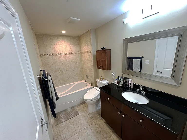 155 Potomac Psge #704 — Photo 16