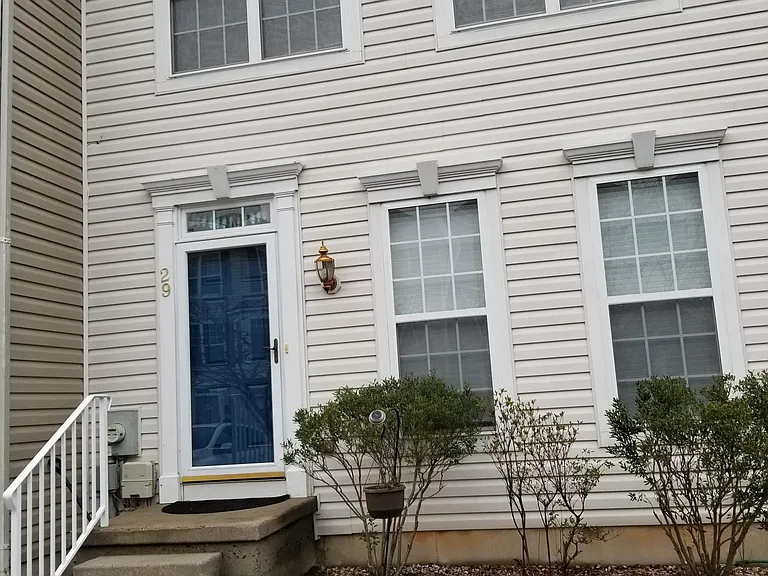 Glennwood Dr — Photo 1