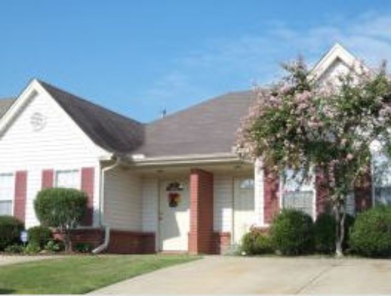 1st image of 1800 Joy Cir APT 3