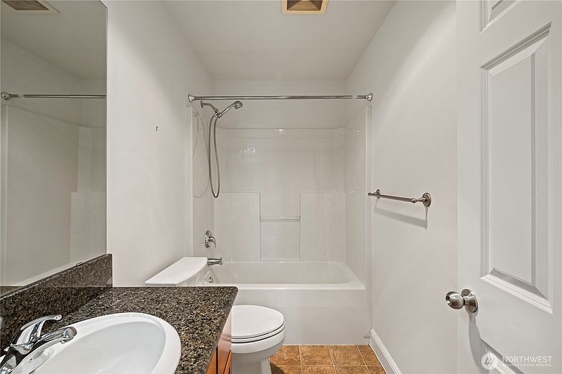 5th image of 4769 Morris Avenue S #S101