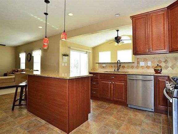 5th image of 8042 Maureen Dr