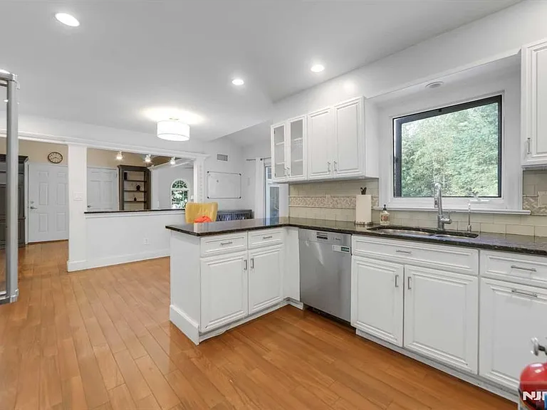 5 Monroe Dr — Photo 11