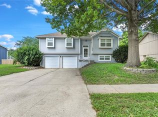 1204 NE Birchwood Dr, Lees Summit, MO 64086