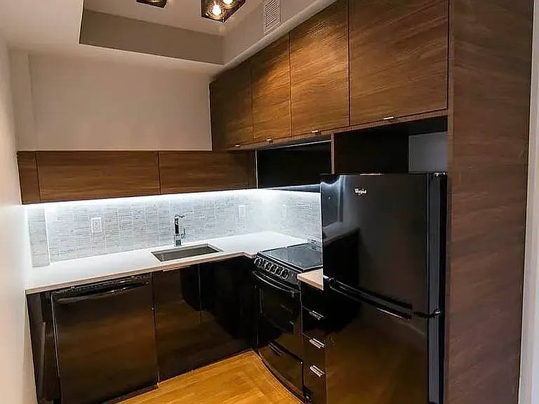 74 Maujer St #3B — Photo 3