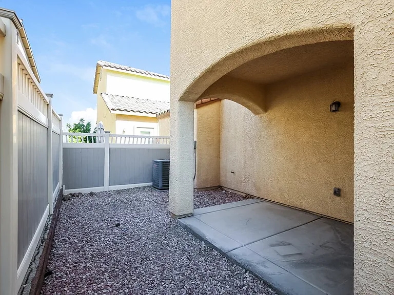 948 Wembly Hills Pl — Photo 17