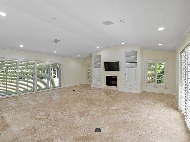 1037 Alfonso Ave — Photo 37