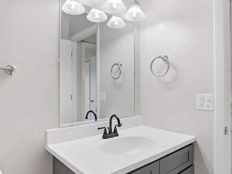 Northcrest Garden Apartments — Photo 34