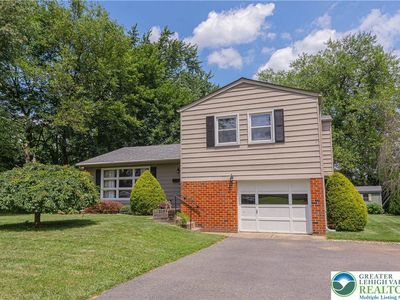 2064 Hopewell Rd, Bethlehem, PA, 18017