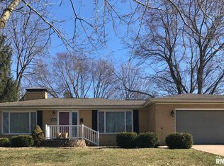 816 Randolph Ct, Springfield, IL 62702