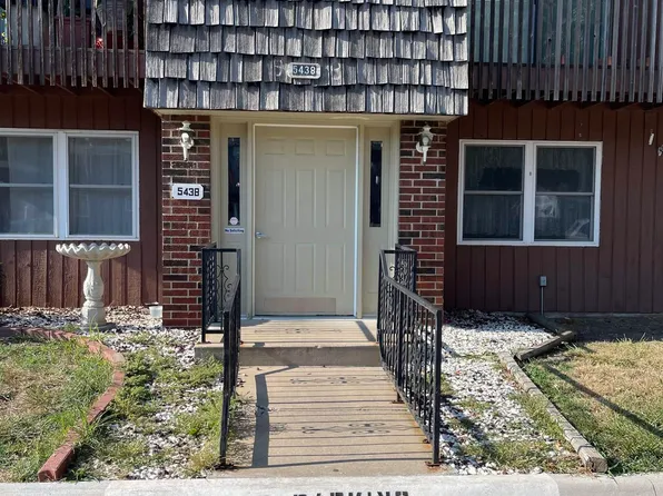 5438 SW 12th Ter APT 1, Topeka, KS 66604