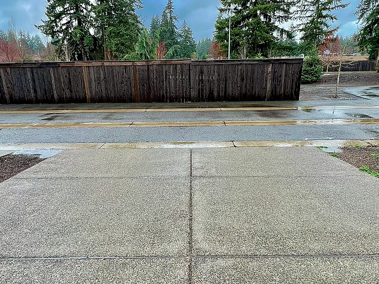 720 NE 138th Pl — Photo 17