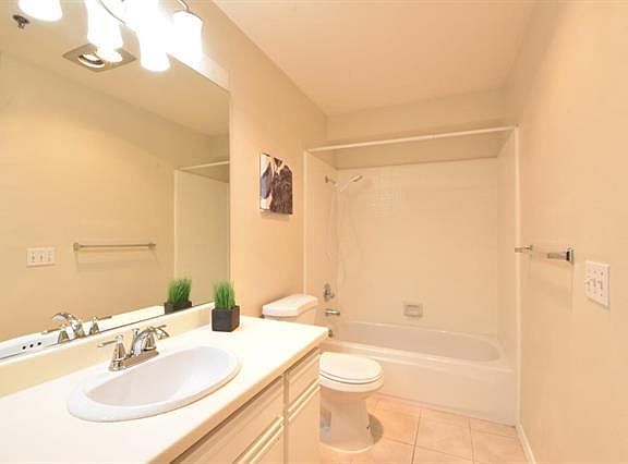 5th image of 1271 Poplar Ave APT 408