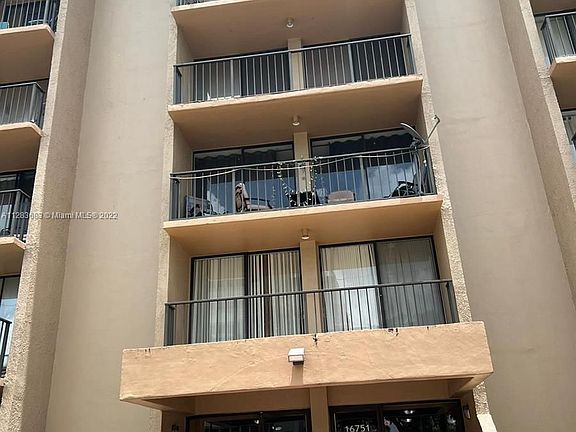 2nd image of 16751 NE 9th Ave APT 101