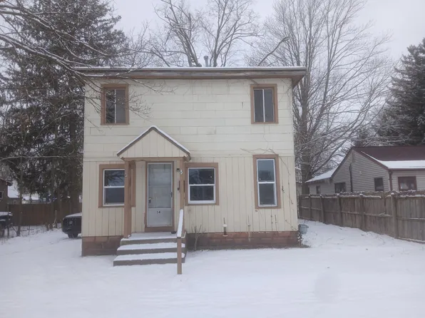 14 Spaulding St, Hartford, MI 49057