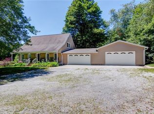 5487 Mennonite Rd, Mantua, OH 44255