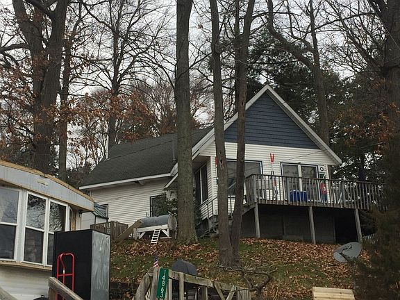 3rd image of 14865 Hemlock Ave NE