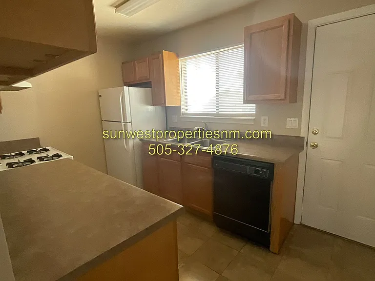 320 N Court Ave — Photo 4