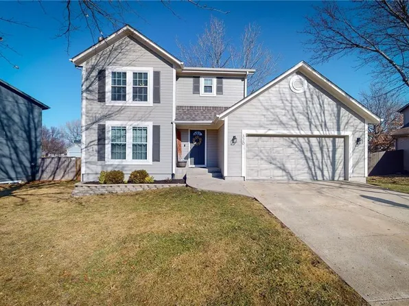 320 McKinley Ln, Gardner, KS 66030