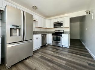 676 W Elberon Ave #A, San Pedro, CA 90731
