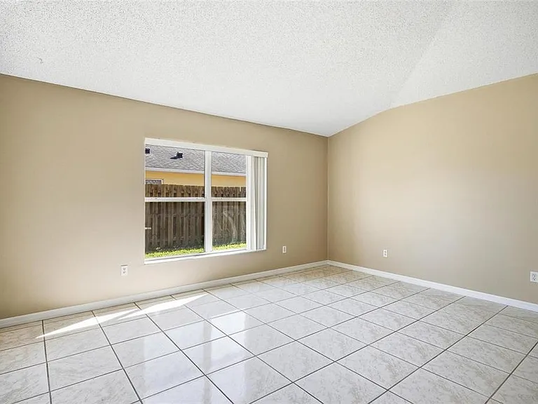 106 La Mancha Dr — Photo 25