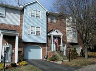 1372 Quail Run Cir, Bethel Park, PA